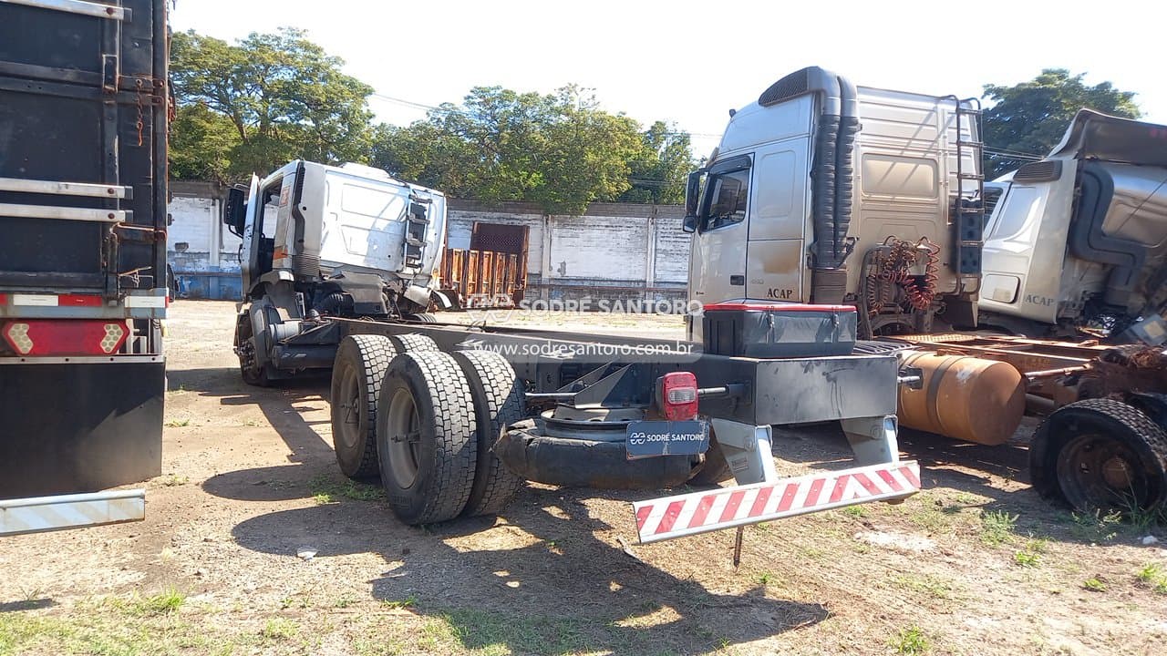 Volkswagen 24.250 Cnc 6x2 2010 — foto 2