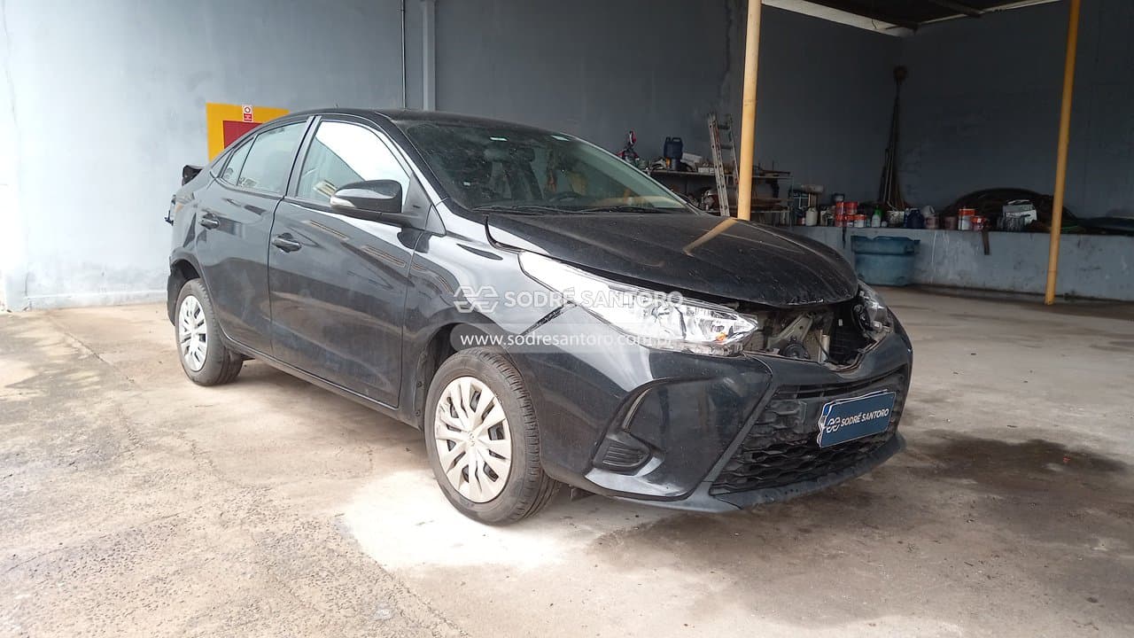 Toyota Yaris Sa Xl15 2024, preta