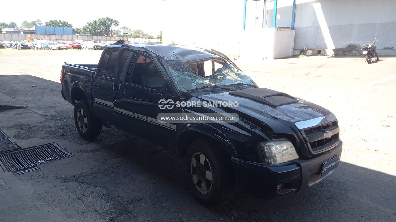 Chevrolet S10 Executive 2010, preta
