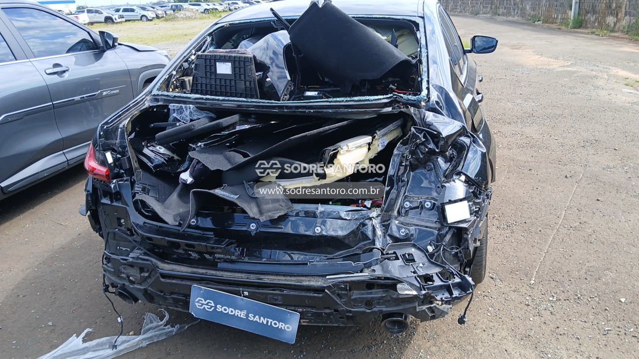 BMW 330e 2026 — foto 9