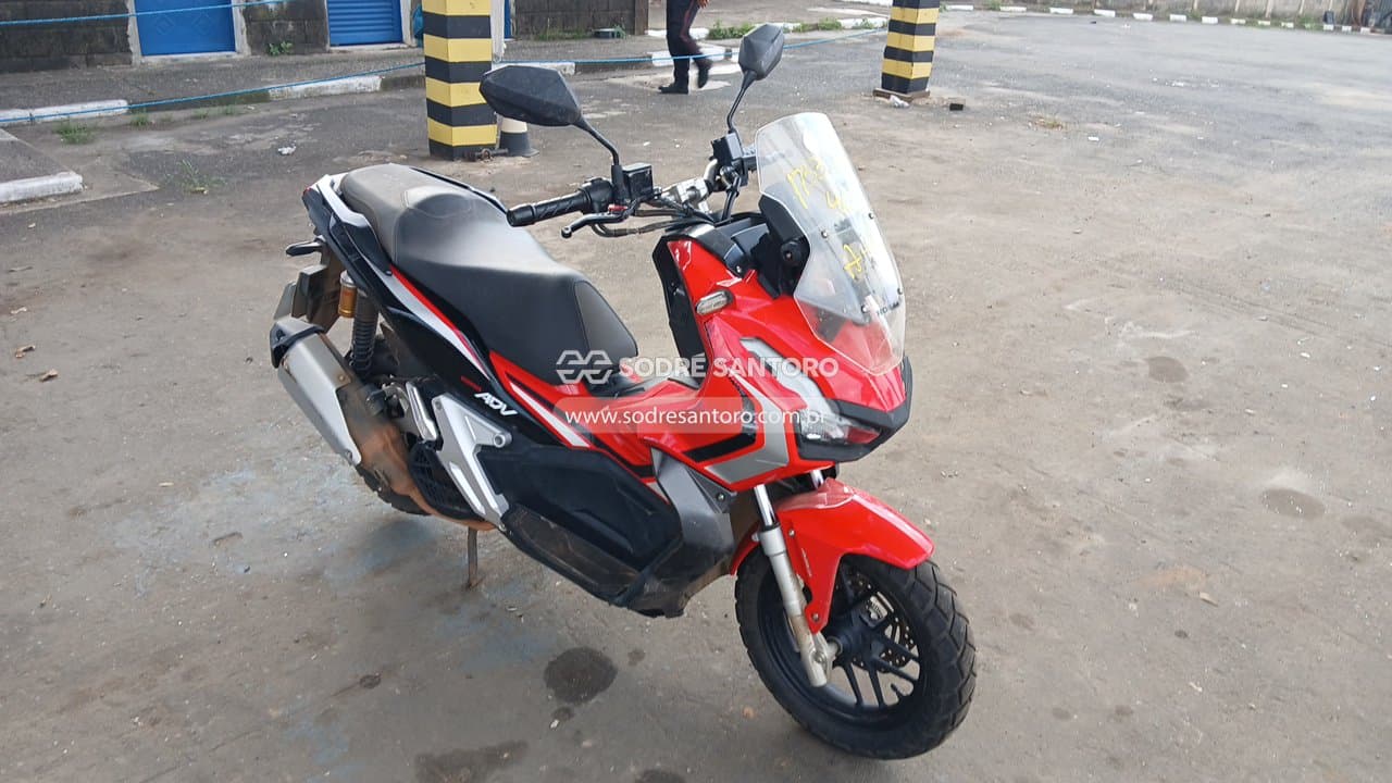 Honda Adv 150 2022, vermelha