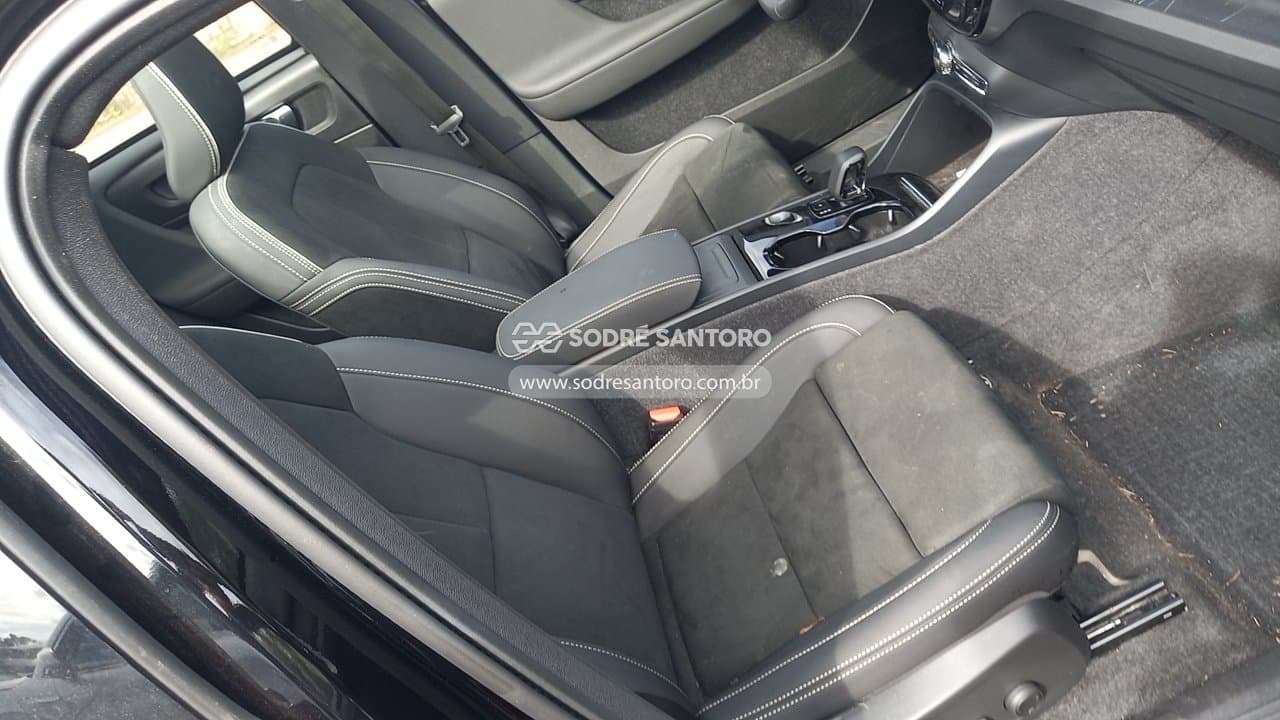 Volvo C40 6 Plus 2024 — foto 8