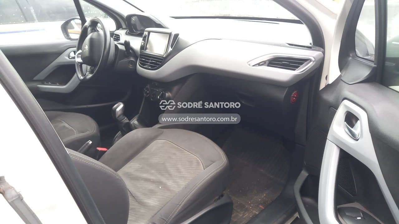 Peugeot 208 Active 2014 — foto 7