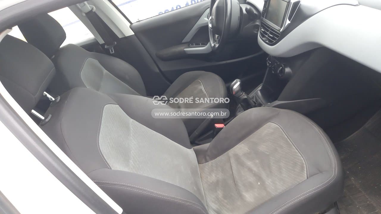 Peugeot 208 Active 2014 — foto 8
