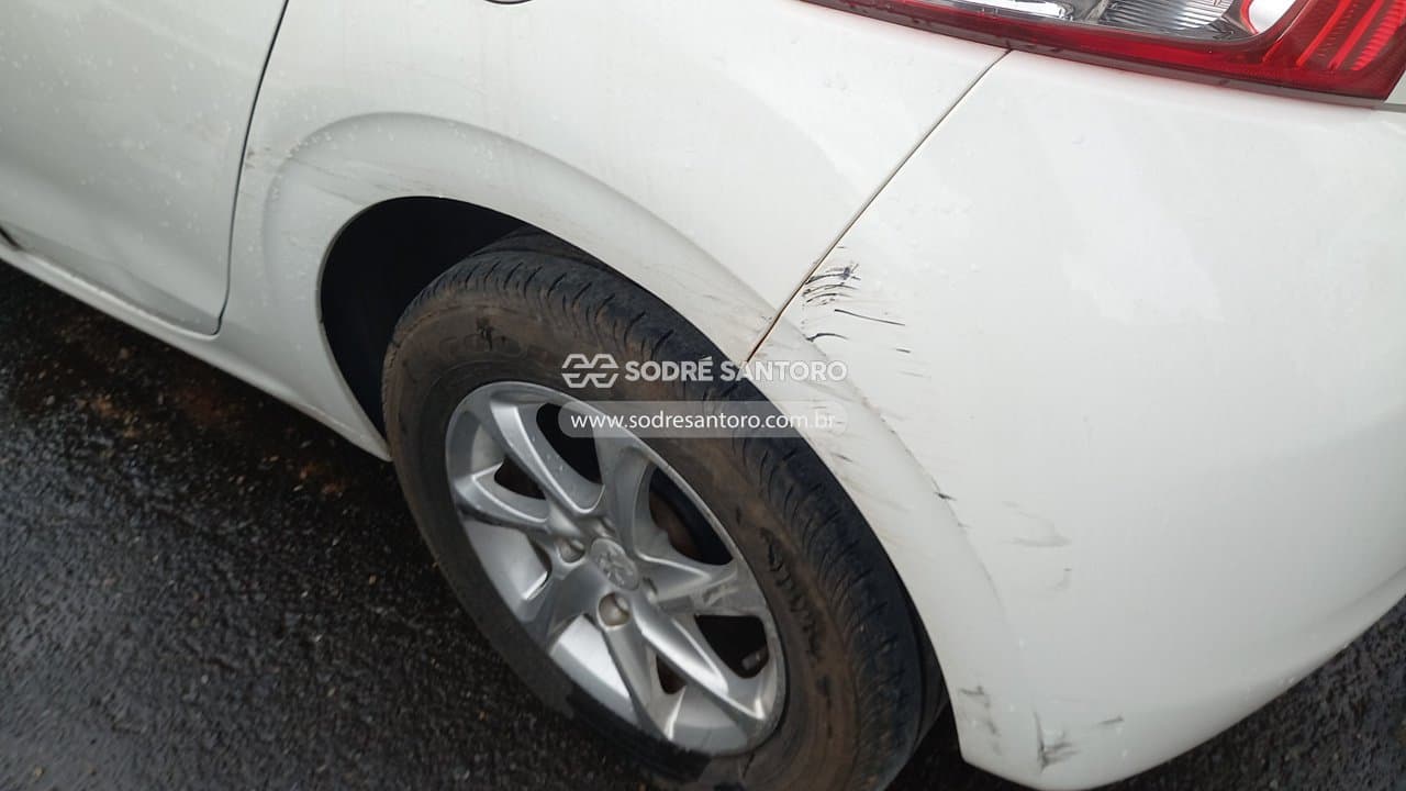 Peugeot 208 Active 2014 — foto 11