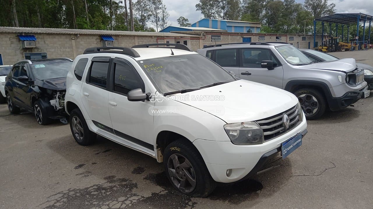 Renault Duster 4x2a 2014, branca