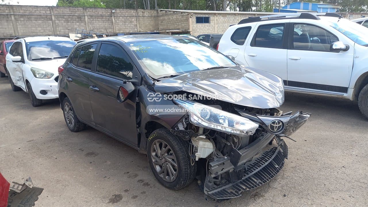 Toyota Yaris Ha Xs15 2023, cinza