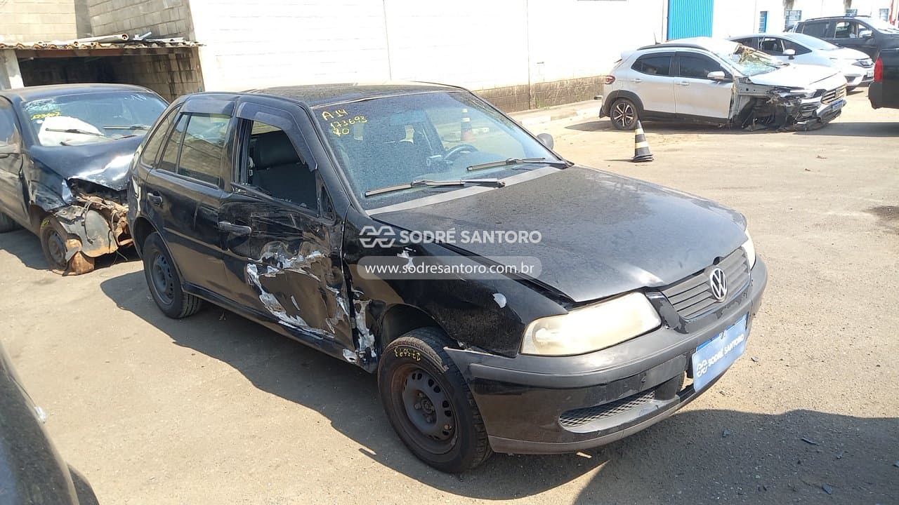 Volkswagen Gol 1.0 2004, preta