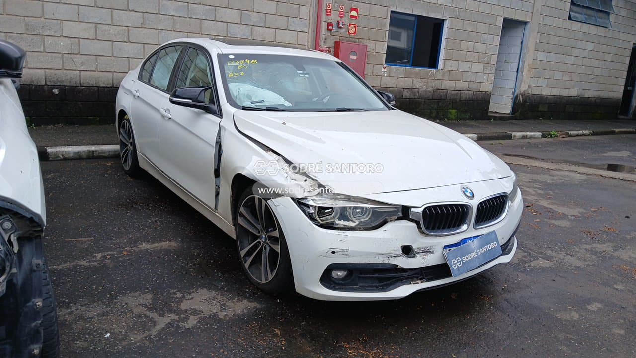 BMW 320i Active Flex 2018, branca