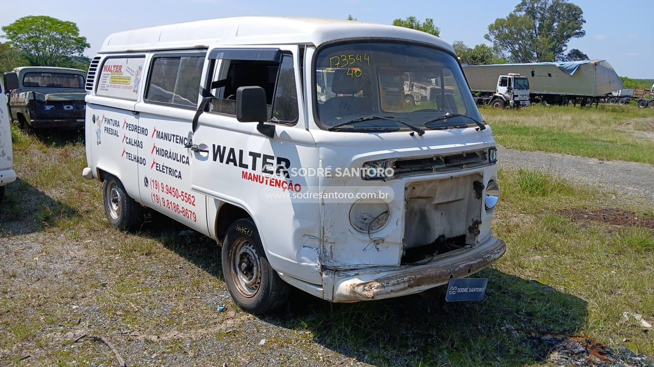 Volkswagen Kombi Lotacao 2013, branca