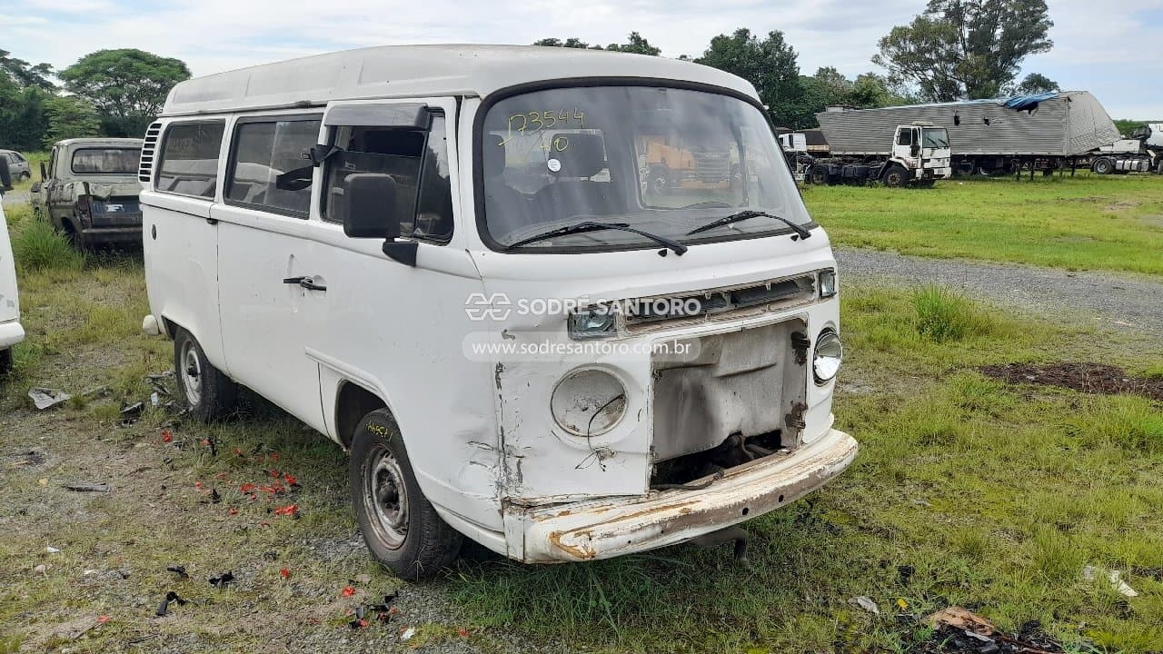 Volkswagen Kombi Lotacao 2013, branca