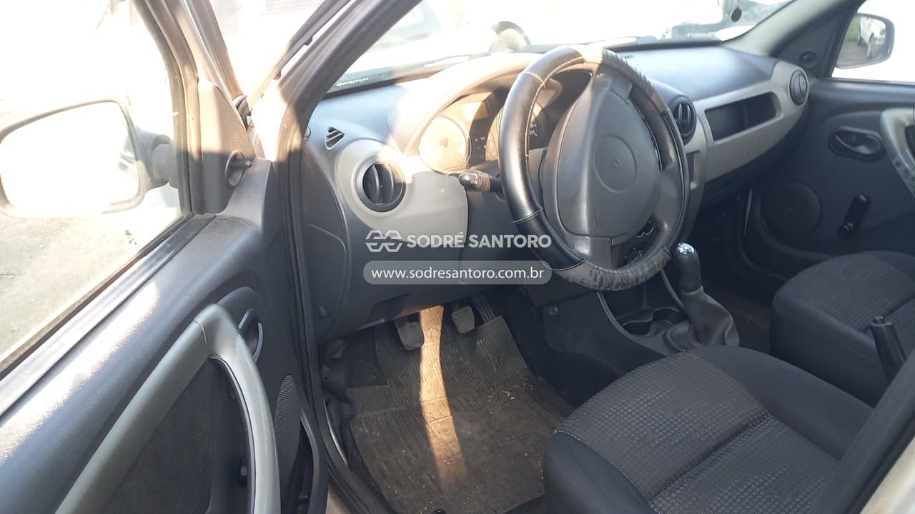 Renault Sandero 2010 — foto 6