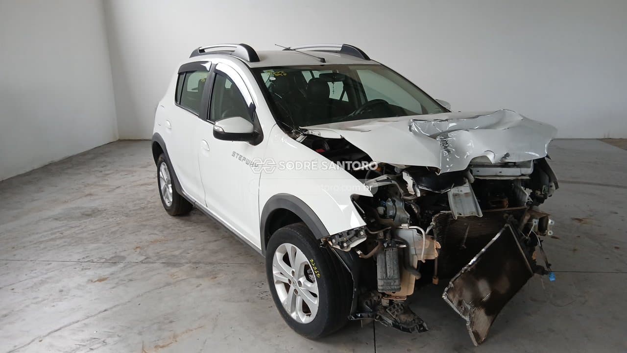 Renault Sandero Step 16 2016, branca