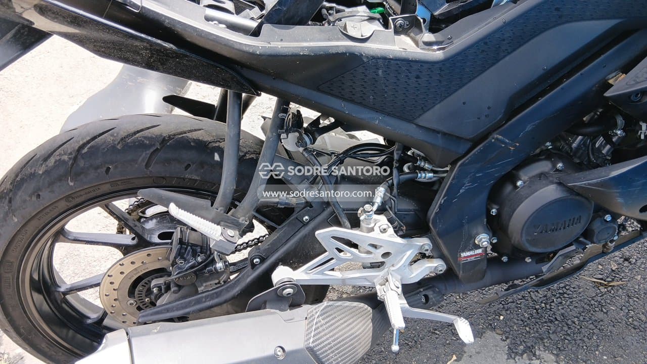 Yamaha Yzf R15 Abs 2025 — foto 11