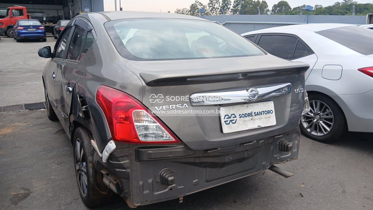 Nissan Versa 2020 — foto 2