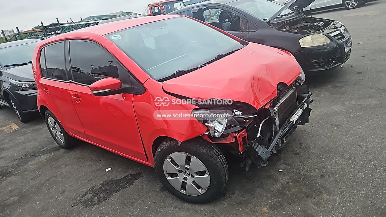 Volkswagen Up Move Ma 2015, vermelha