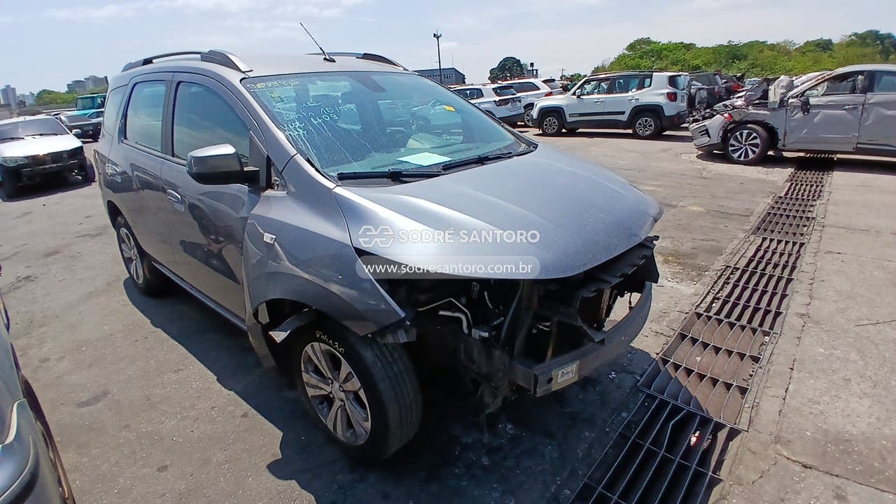 Chevrolet Spin 18l At Premier 2023, cinza