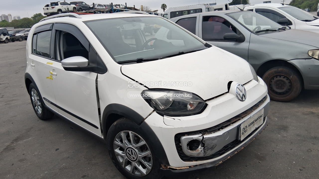 Volkswagen Up Cross Mc 2017, branca