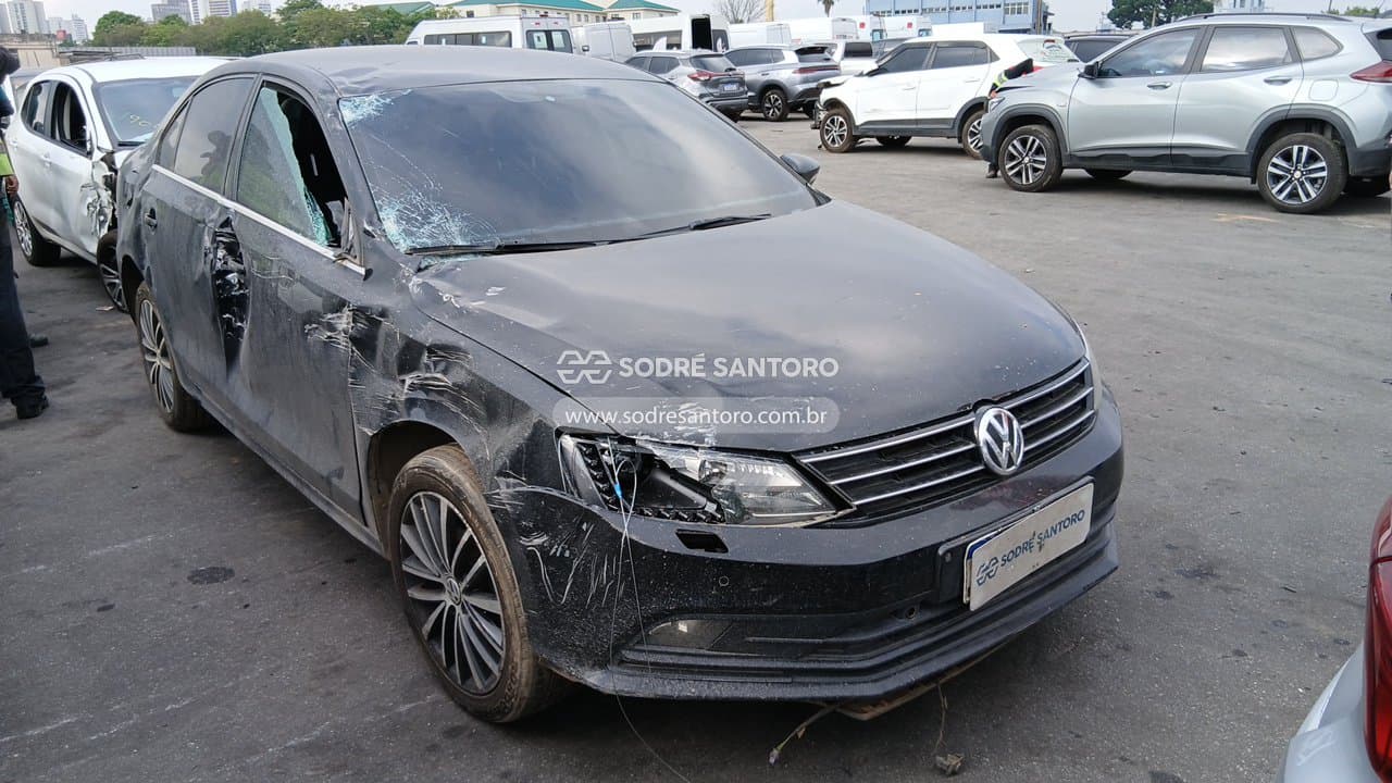 Volkswagen Jetta Hl Ae 2017, preta