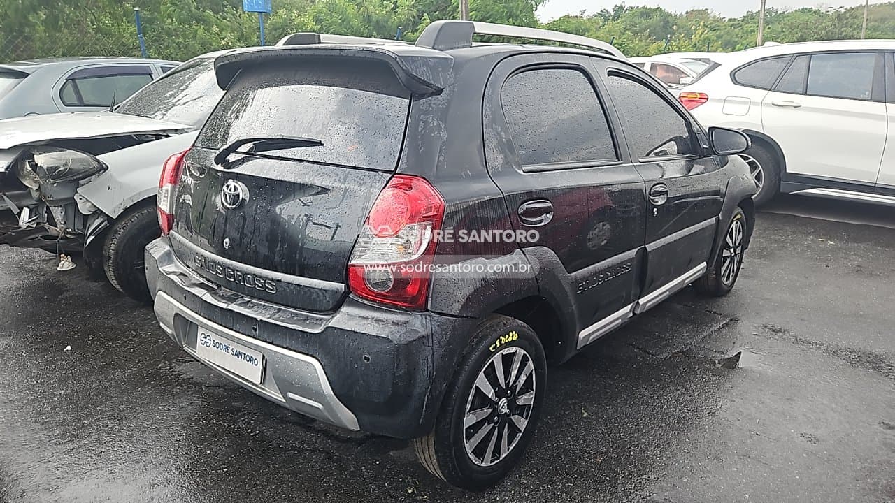 Toyota Etios Hb Cross At 2017 — foto 4
