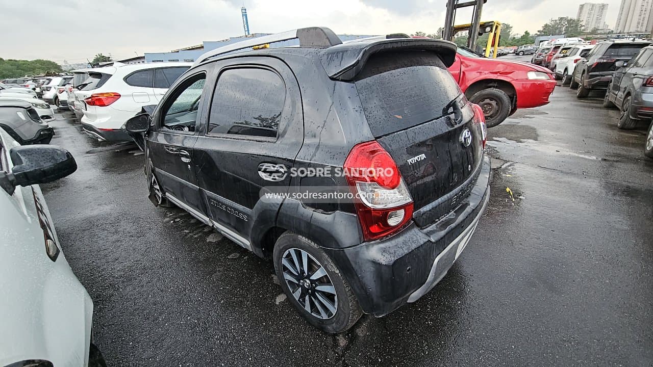 Toyota Etios Hb Cross At 2017 — foto 2