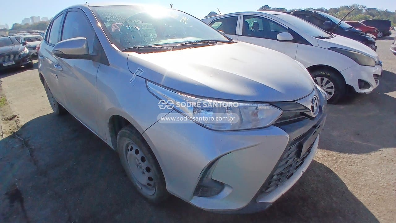 Toyota Yaris Ha Xl15 2023, prata