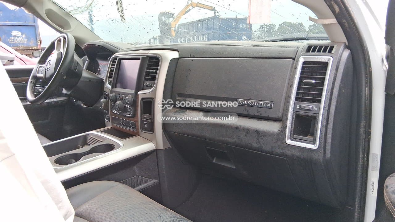 RAM Classic Laramie 2022 — foto 8
