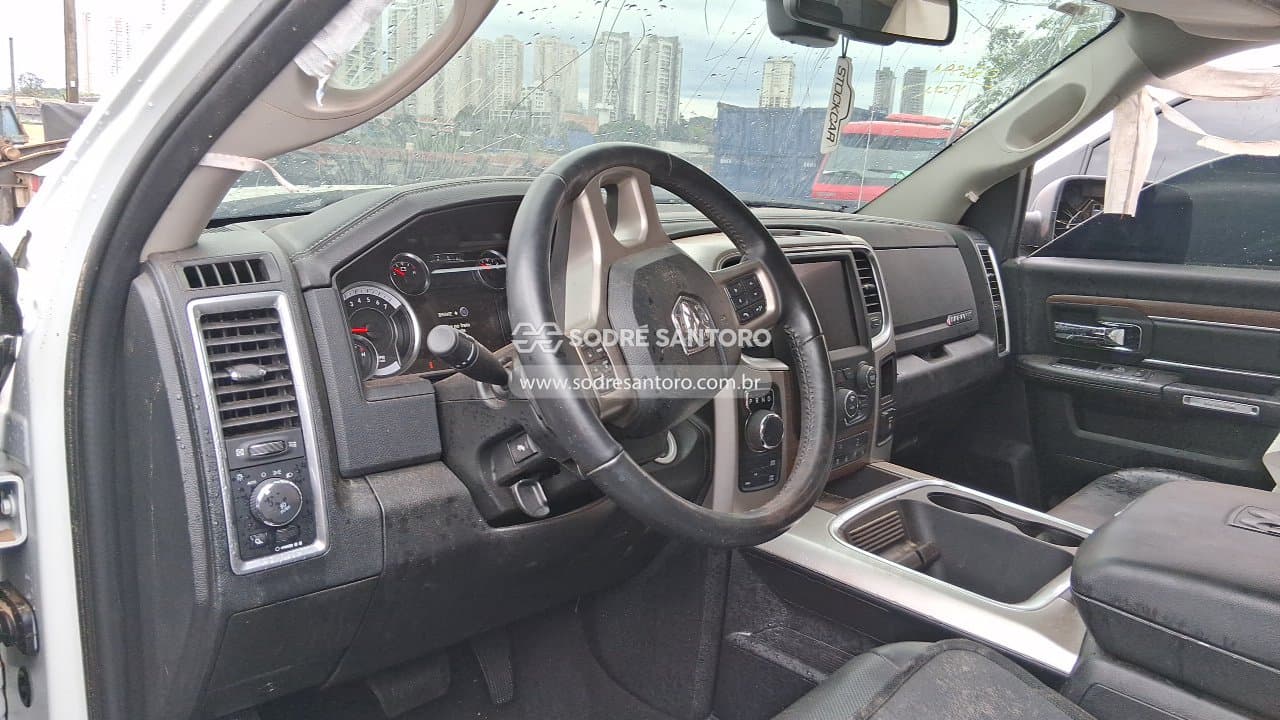 RAM Classic Laramie 2022 — foto 6