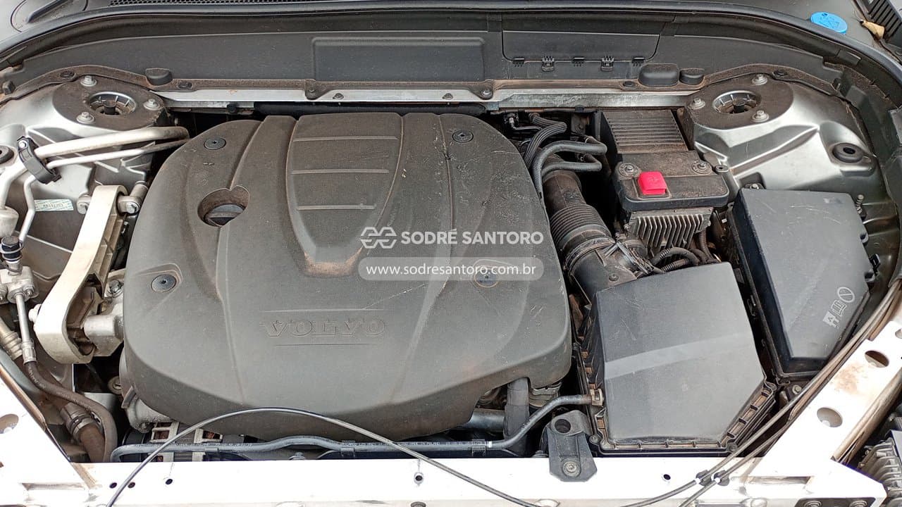 Volvo Xc60 D5 Momentum 2019 — foto 5