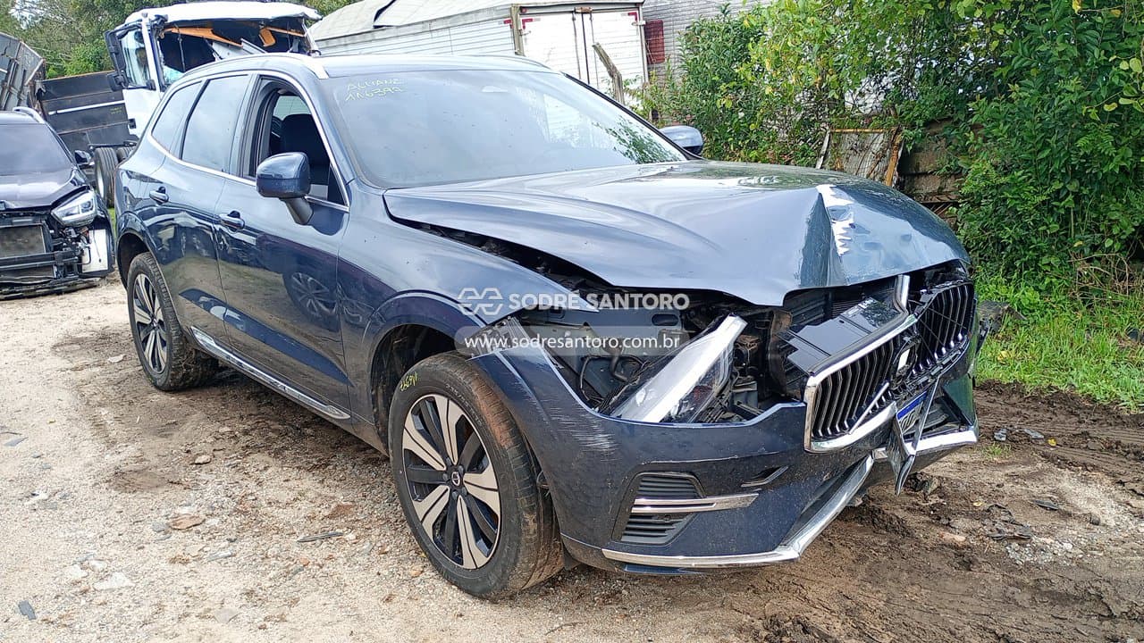 Volvo Xc60 T8 Plus 2023, azul