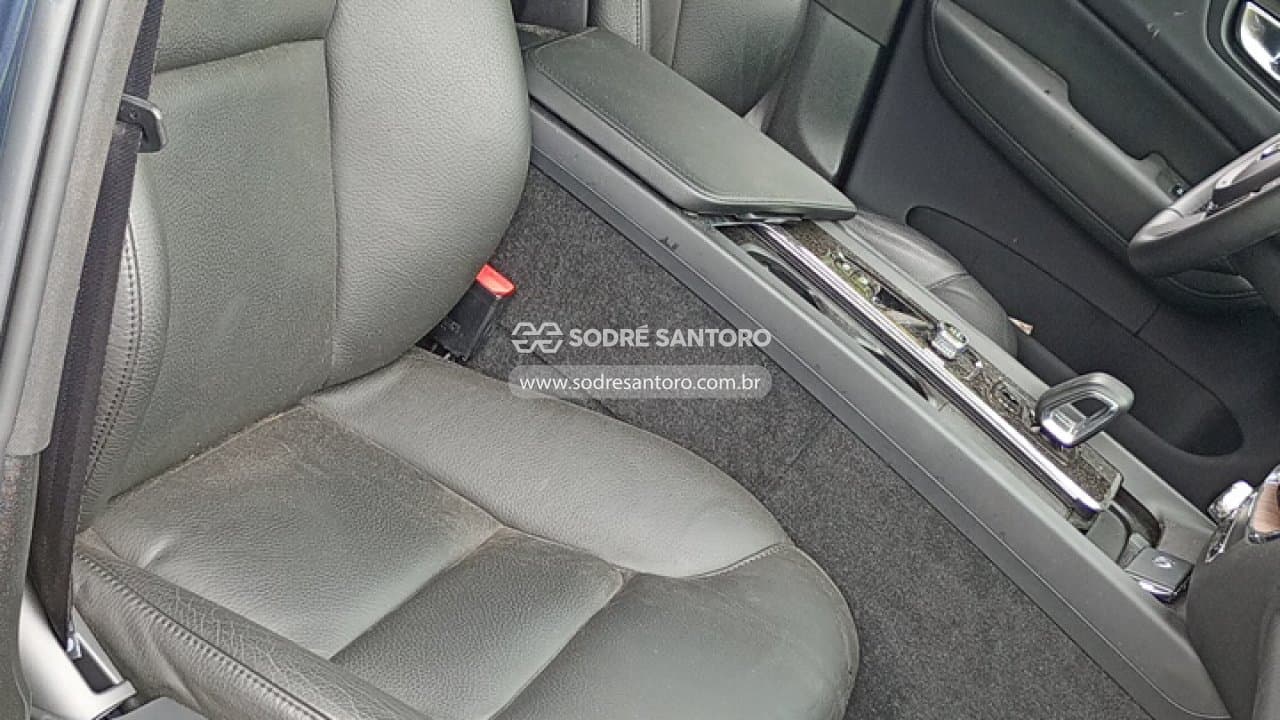 Volvo Xc60 T8 Plus 2023 — foto 8