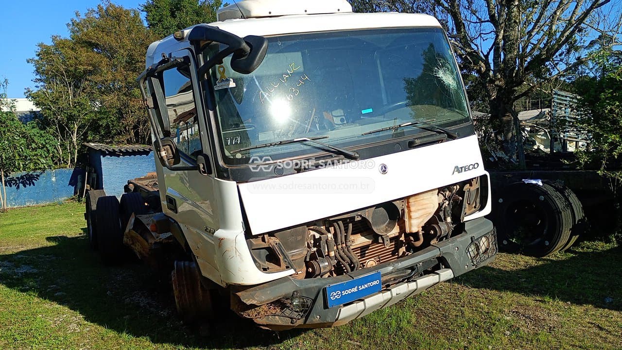 Mercedes-Benz Atego 2730 2024, branca