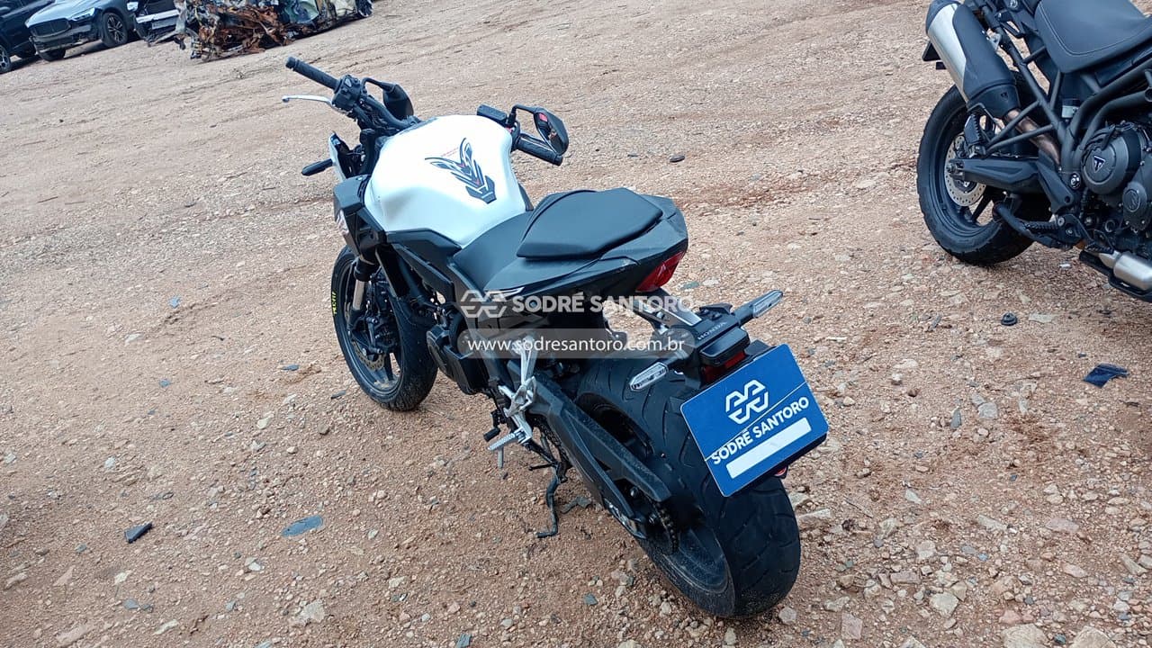 Honda Cb 500 Hornet 2026 — foto 2