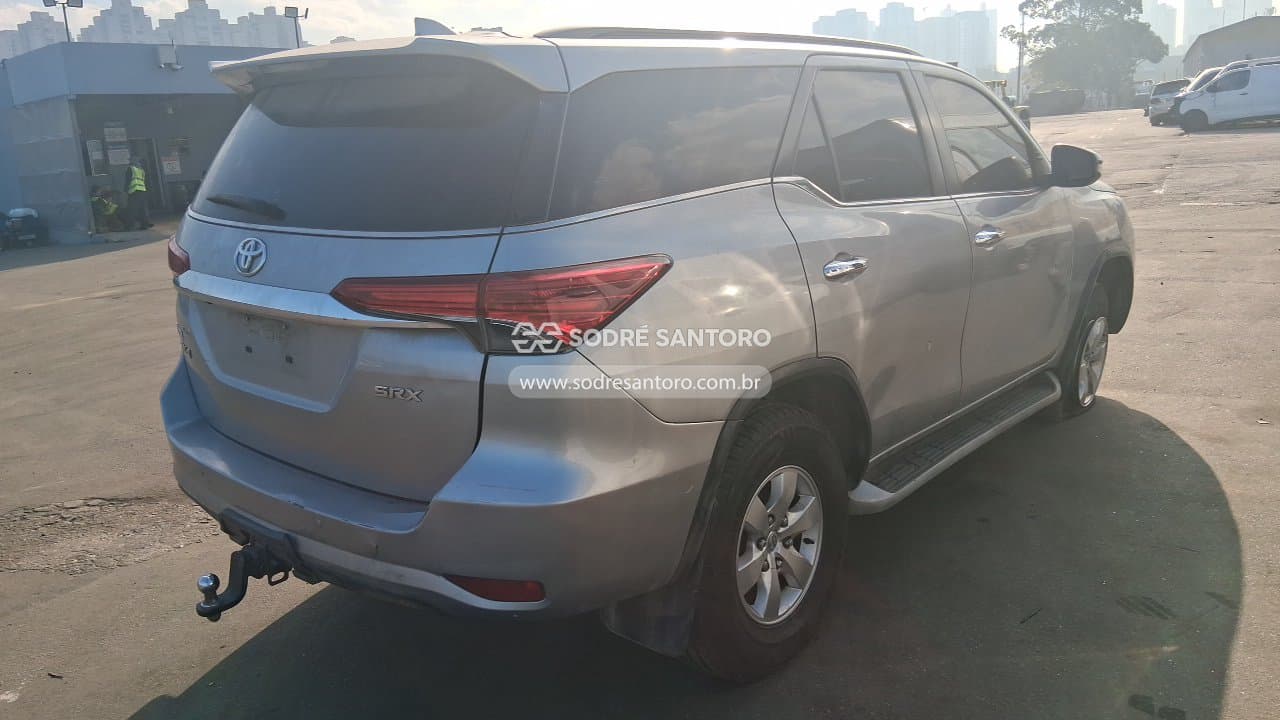 Toyota Hilux 2019 — foto 4