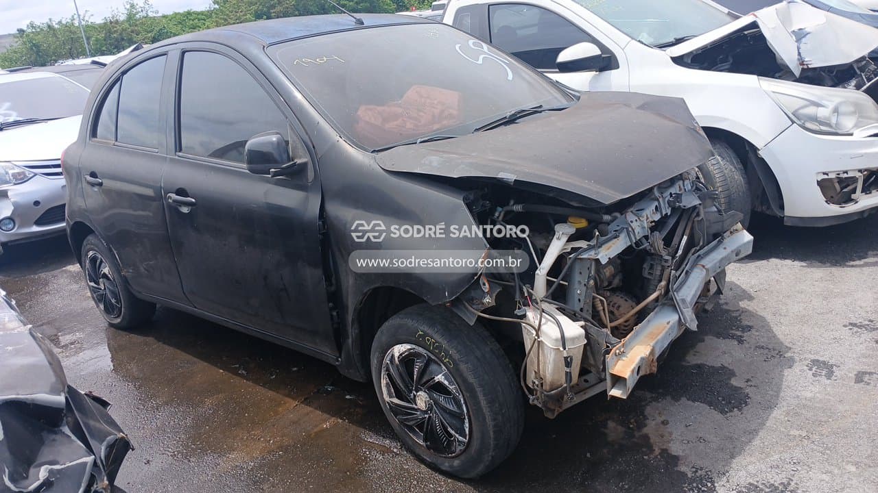 Nissan March 10s 2015, preta