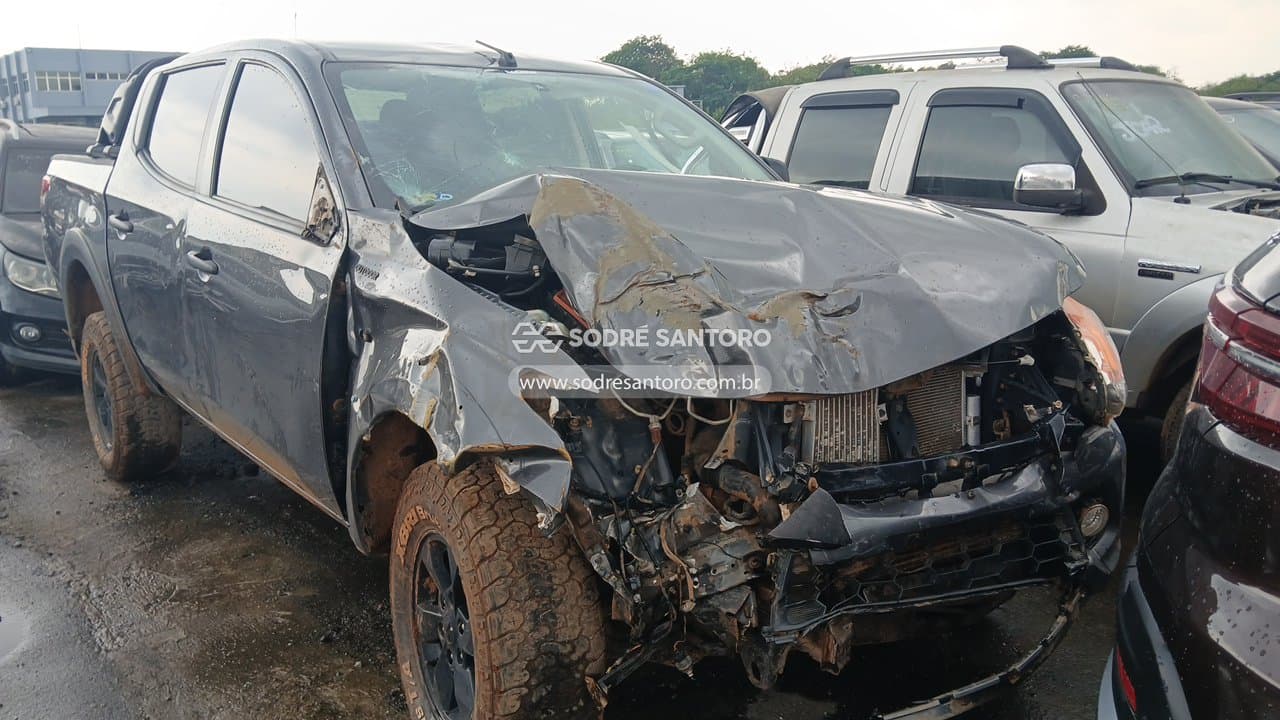 Mitsubishi Triton Sp Outd Gls a 2023, cinza