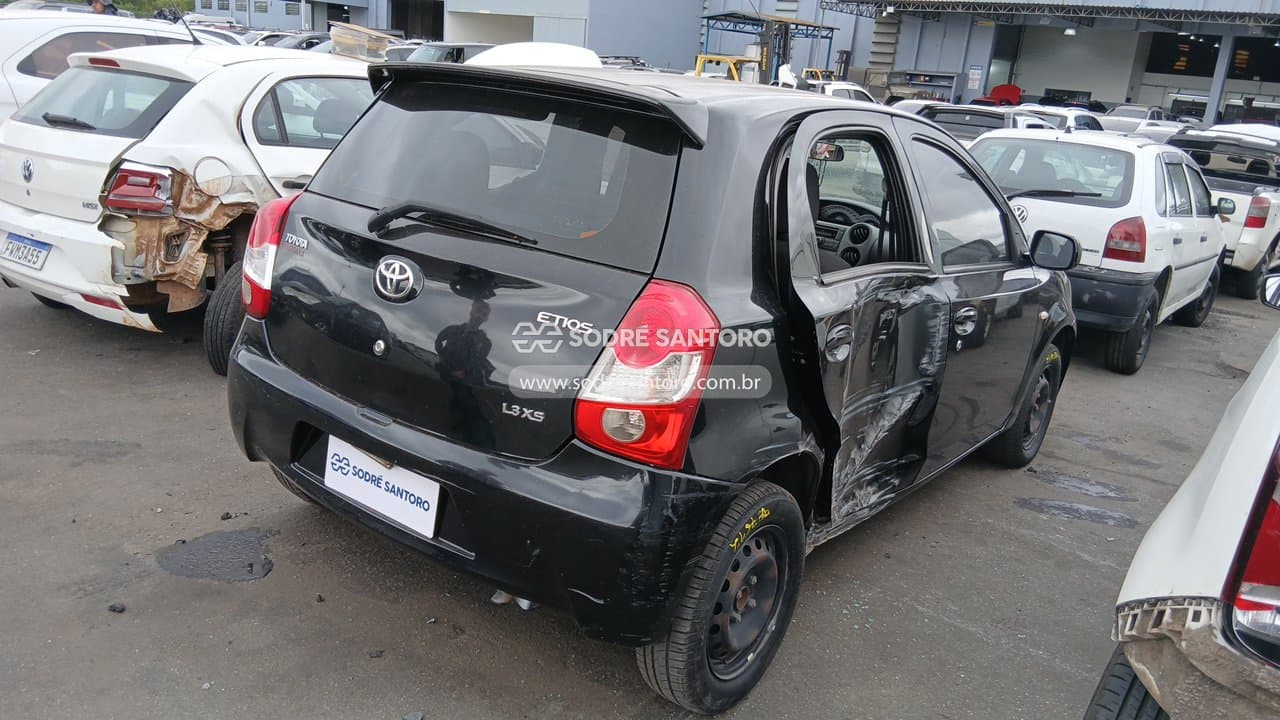 Toyota Etios Hb Xs 2013 — foto 4