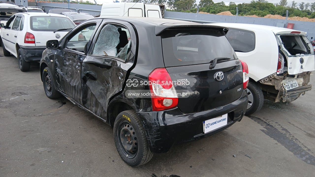 Toyota Etios Hb Xs 2013 — foto 2