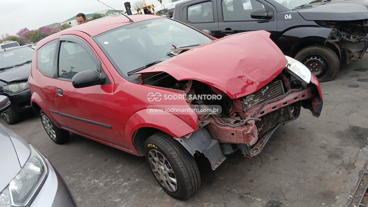 Ford Ka Flex 2011, vermelha