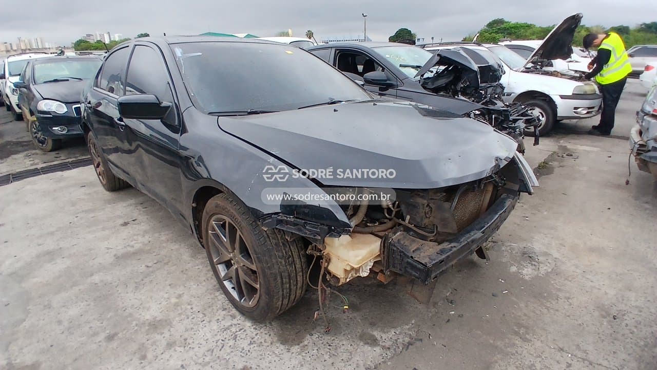 Ford Fusion 2010, preta