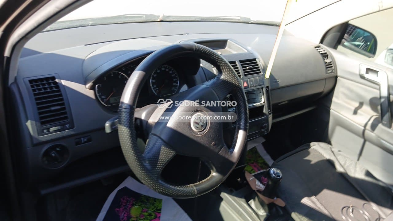 Volkswagen Polo Sedan 1.6 Comfor 2009 — foto 6