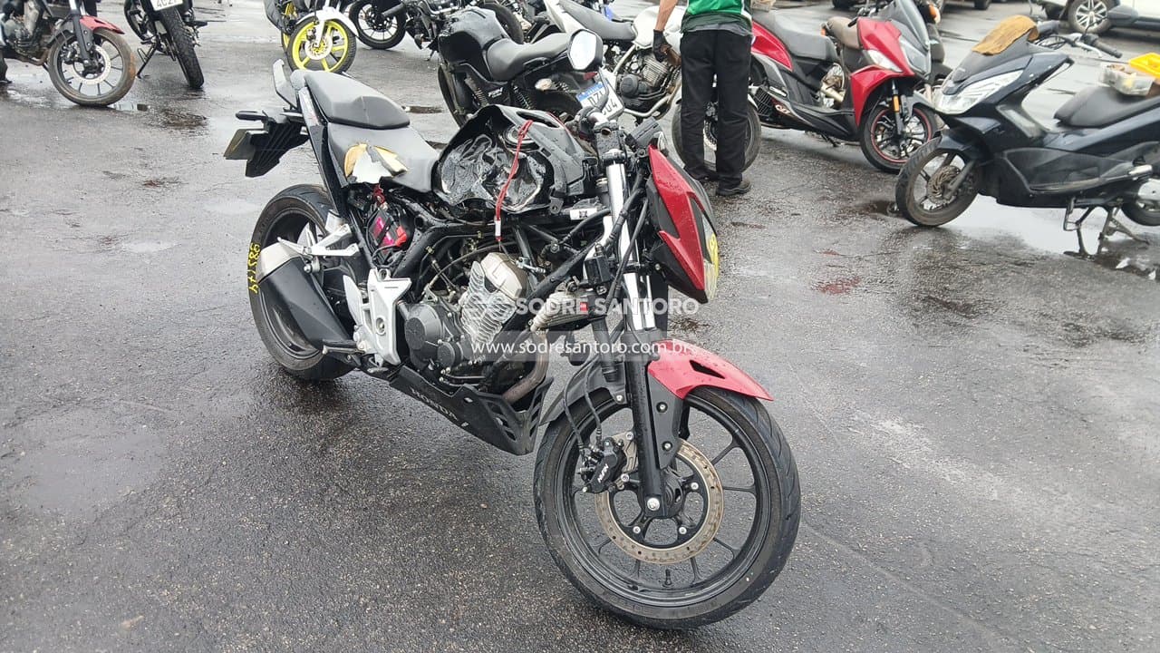 Honda Cb 300f Twister Cbs 2025, vermelha