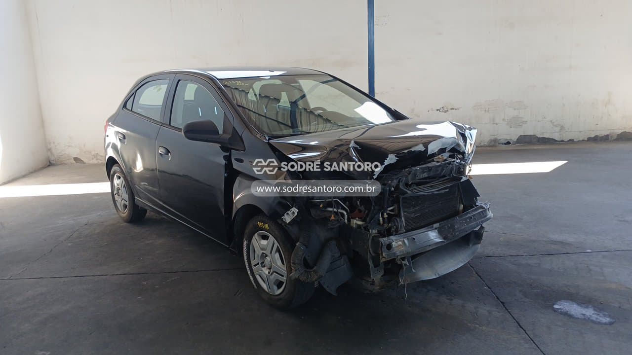 Chevrolet Onix 2017, preta