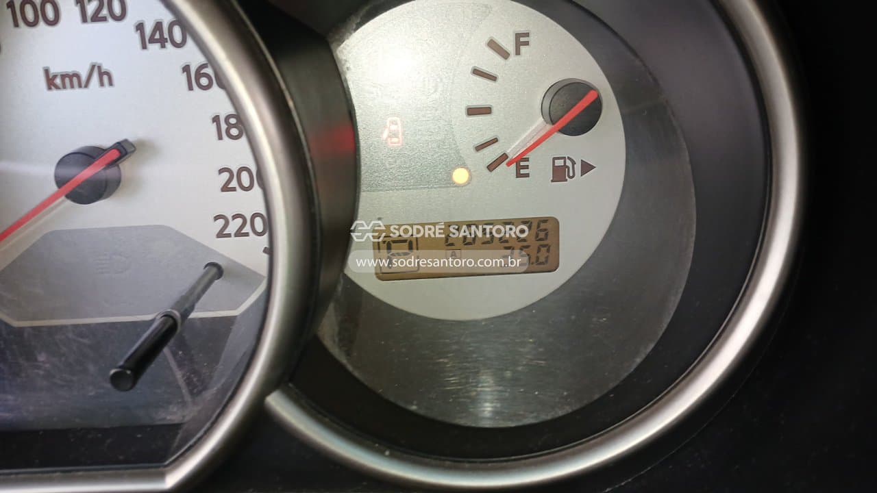 Nissan Grand Livina 2013 — foto 7
