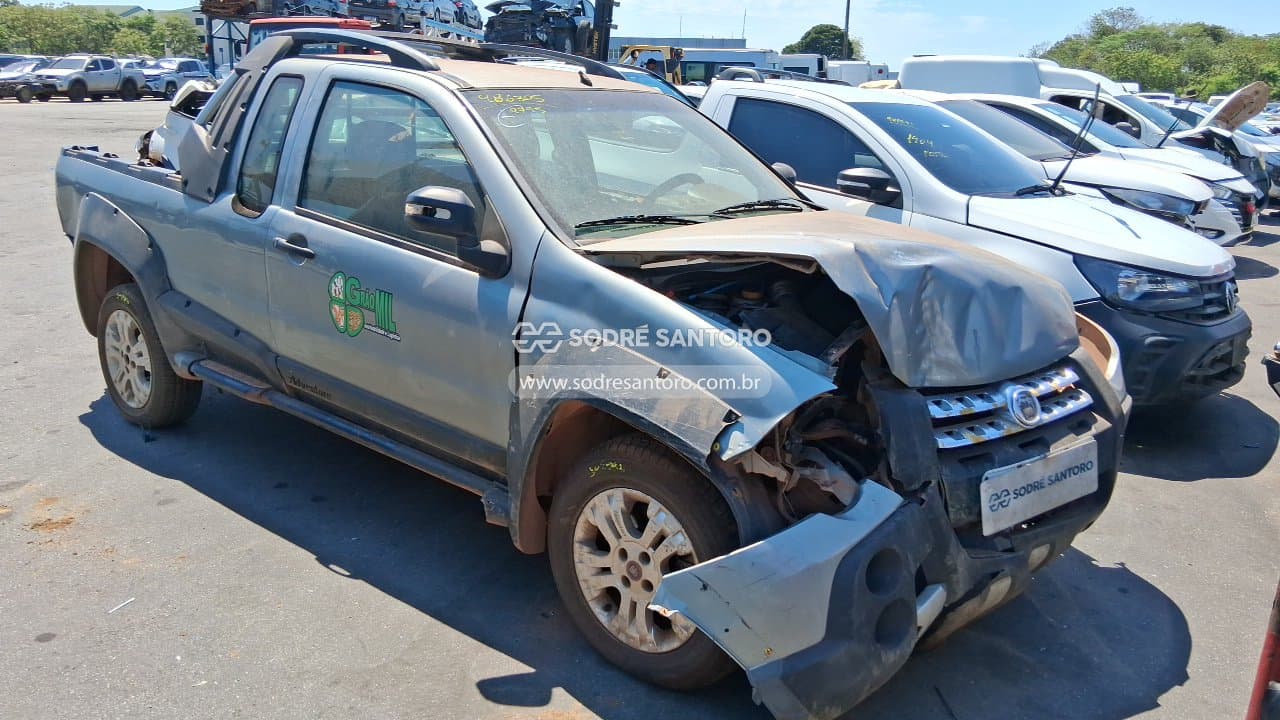Fiat Strada Advent Flex 2010, prata