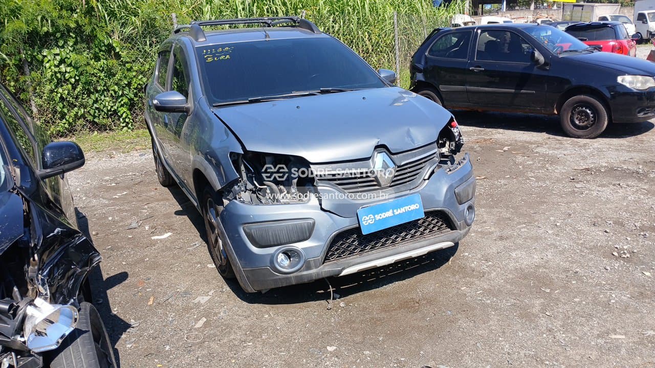 Renault Sandero Step 16 2016, cinza