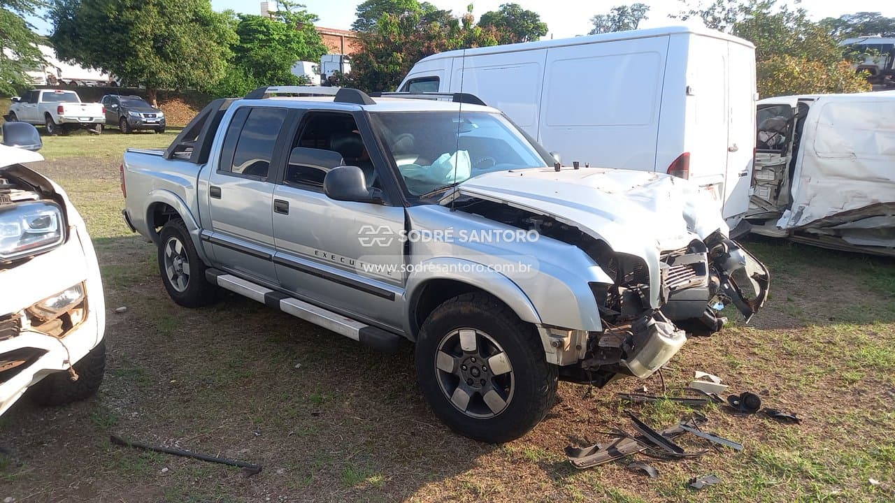 Chevrolet S10 Executive D 2010, prata