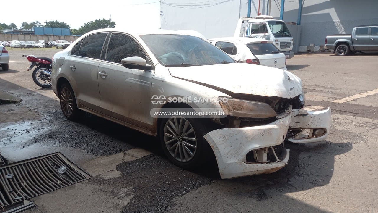 Volkswagen Jetta 2.0t 2012, branca