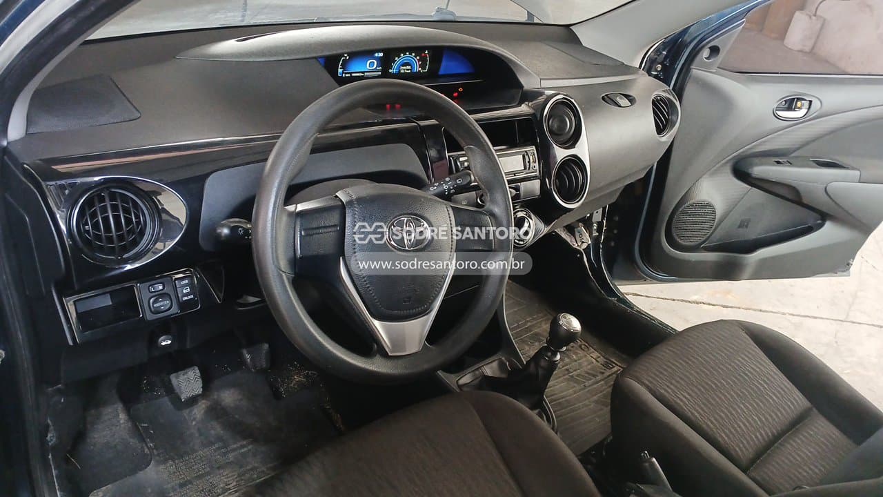 Toyota Etios Hb X 13l Mt 2017 — foto 6