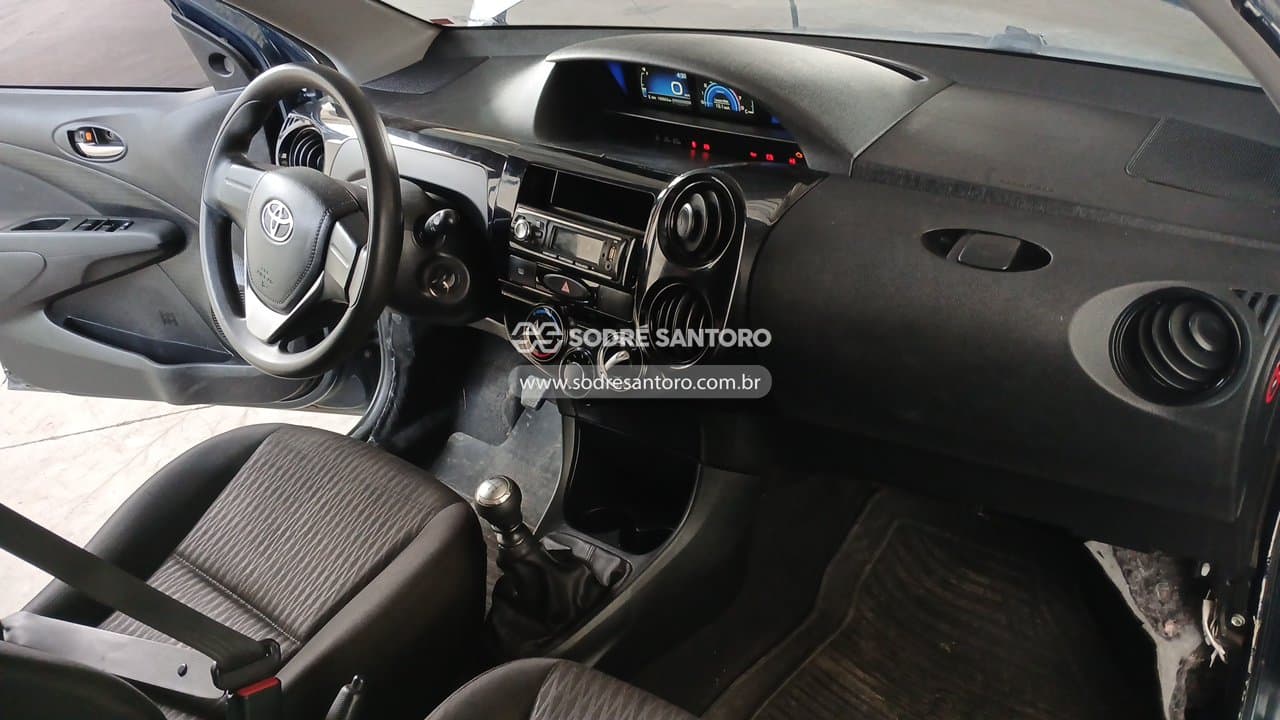 Toyota Etios Hb X 13l Mt 2017 — foto 8